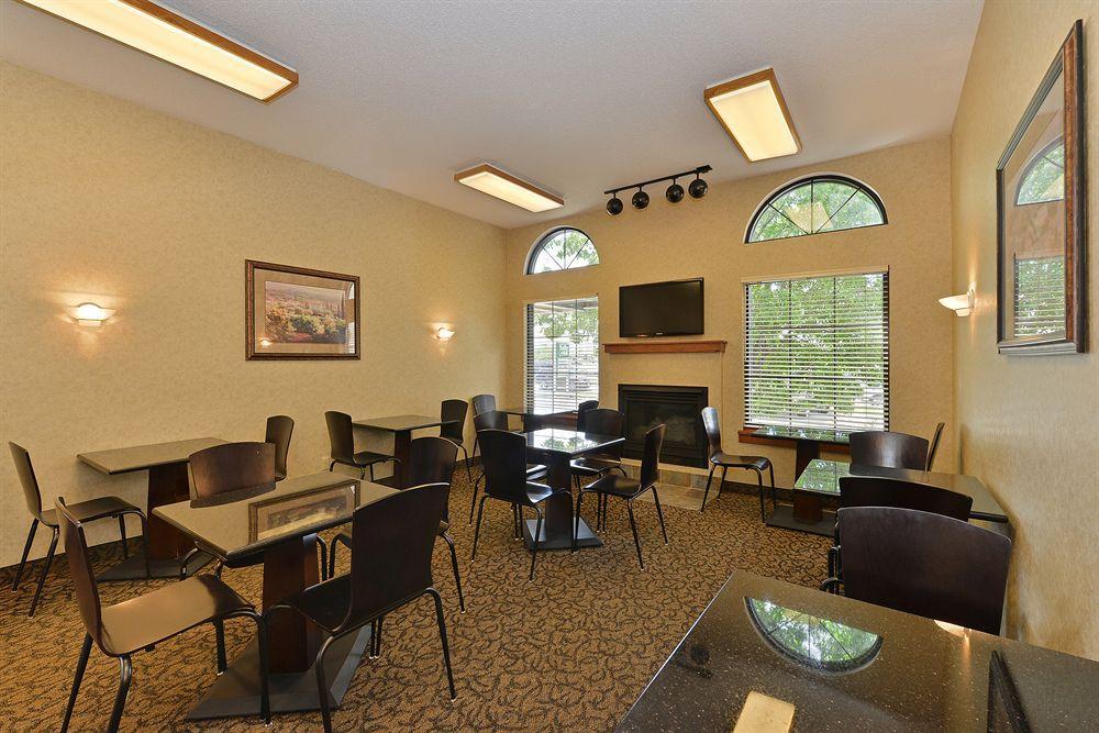 Kelly Inn 13Th Avenue Fargo Zewnętrze zdjęcie