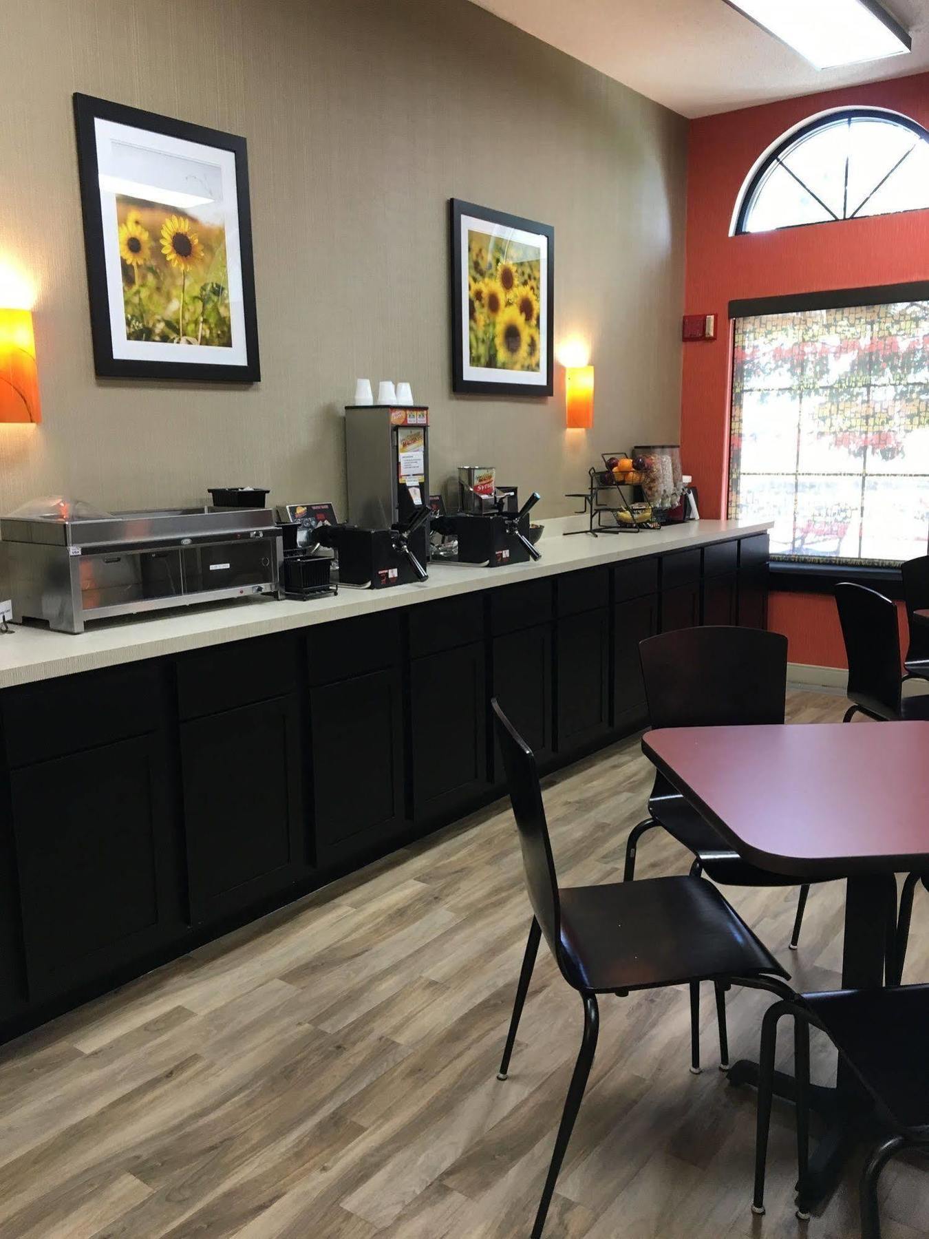 Kelly Inn 13Th Avenue Fargo Zewnętrze zdjęcie
